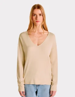 Ecovero soepele viscose trui met V-hals - beige