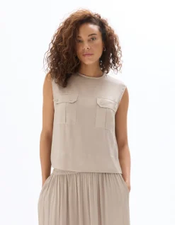 Mouwloze satijnen blouse - beige
