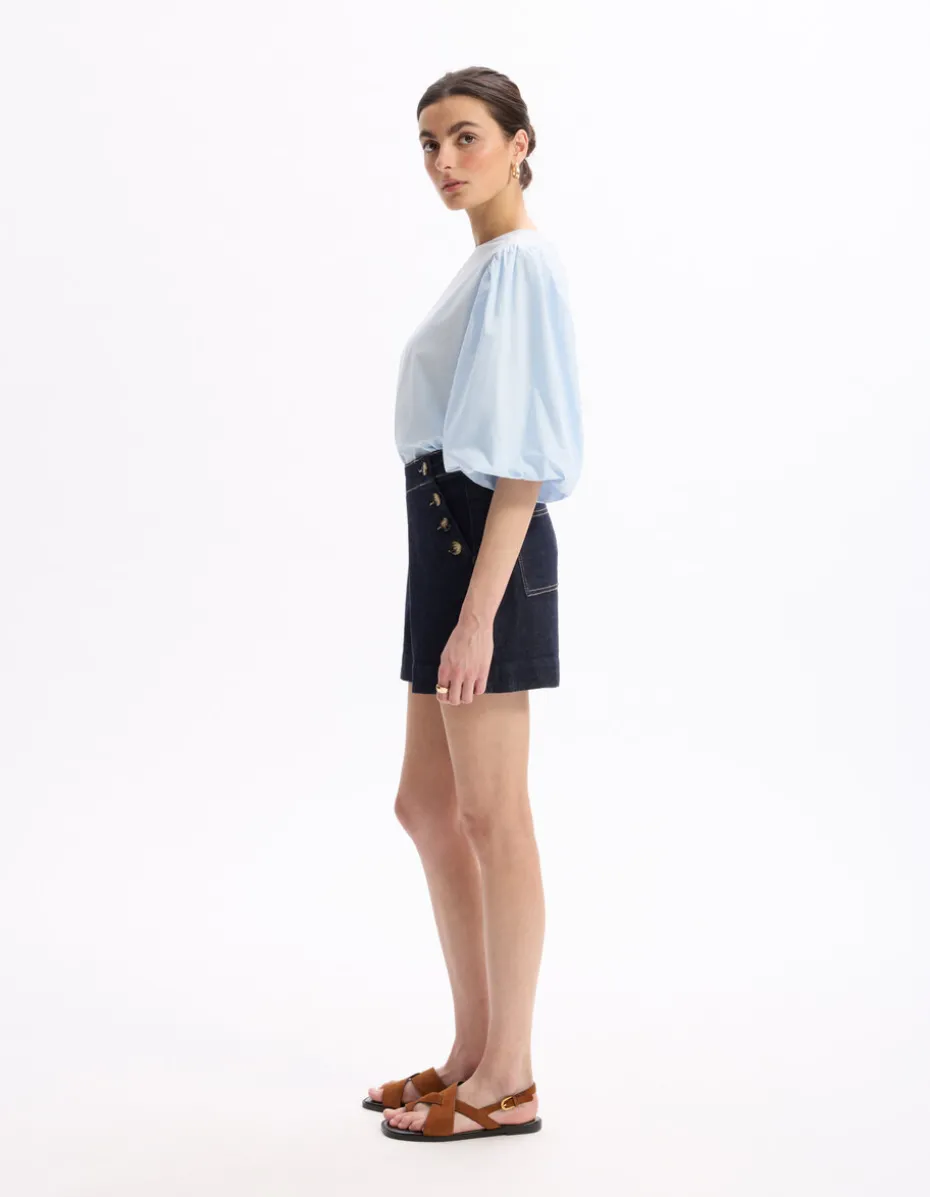 Platte shorts met decoratieve knopen - denim