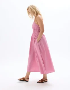 Roze getailleerde jurk met bandjes