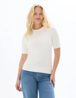 Soepele trui met ronde hals in ECOVERO™ viscose - ecru