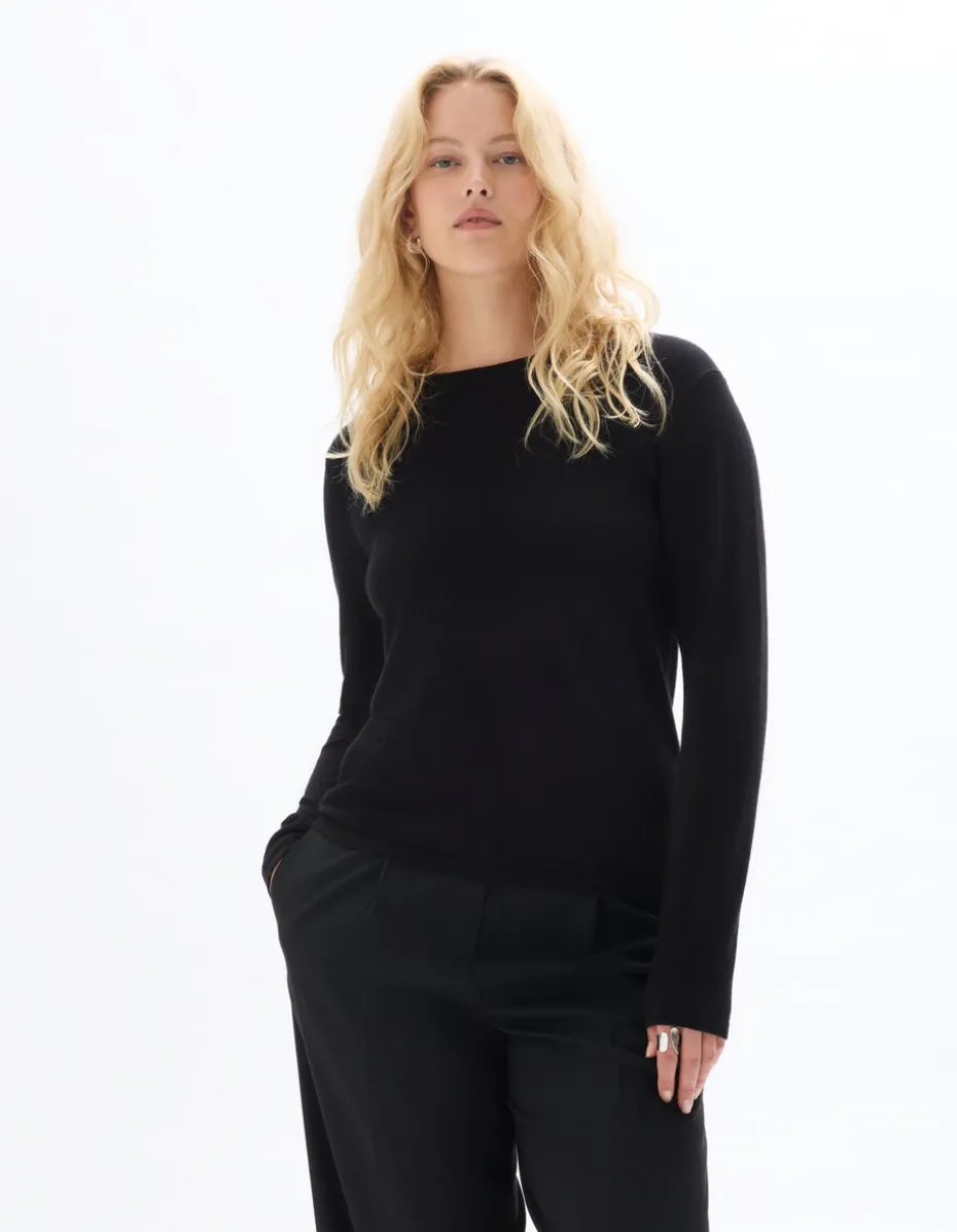 Soepelvallende trui met ronde hals van ECOVERO™-viscose - zwart