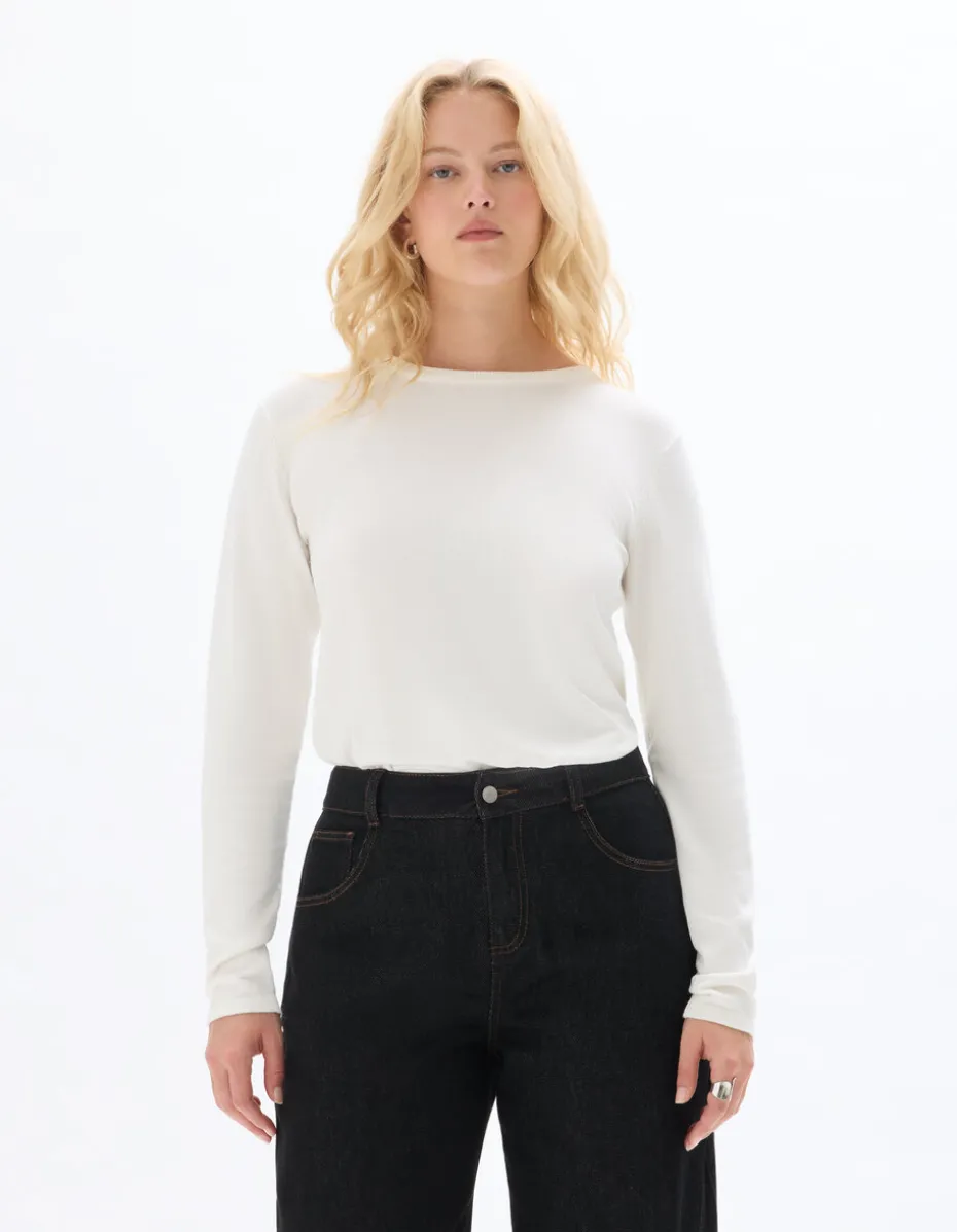 Soepelvallende trui met ronde hals van ECOVERO™ viscose - ecru