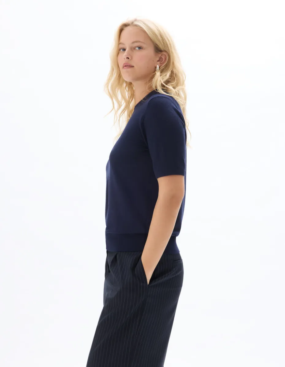 Soepelvallende trui met ronde hals in ECOVERO™ viscose - marineblauw